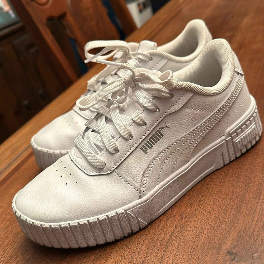 Puma Carina sz 6